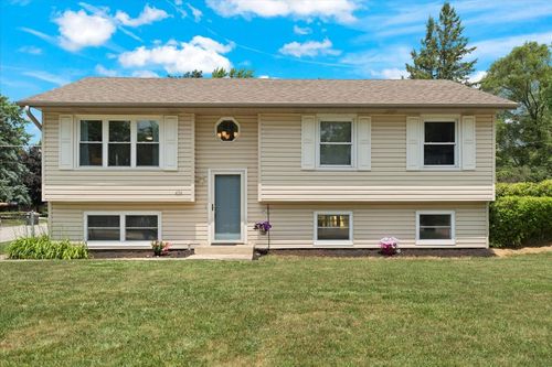 424 E Shorewood Rd, Round Lake Beach, IL, 60073-2267 | Card Image