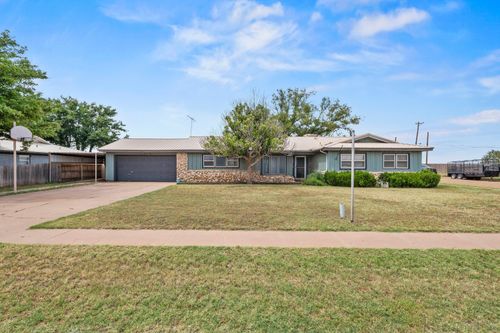 2100 N 8th St, Tahoka, TX, 79373-5162 | Card Image