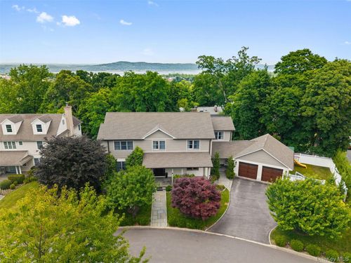 2 Castle Hill Close, Dobbs Ferry, NY, 10522-2422 | Card Image