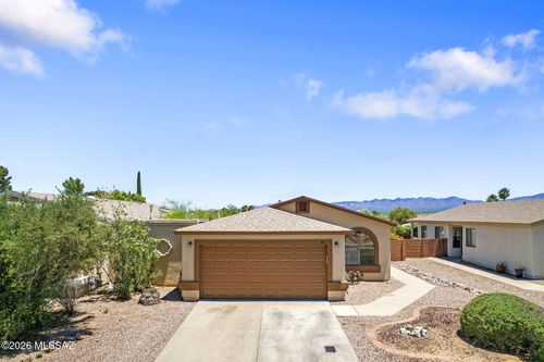 184 E Camino De Diana, Green Valley, AZ, 85614 | Card Image