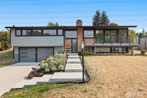 2032 123rd Ave Se, Bellevue, WA, 98005-4632 | Card Image