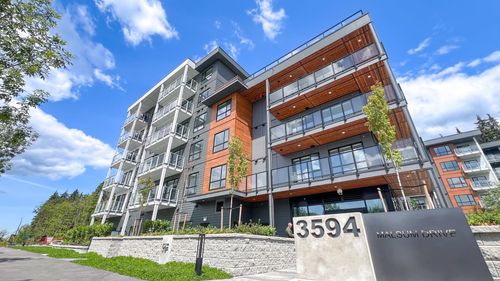 422-3594 Malsum Dr, North Vancouver, BC, V7G0B2 | Card Image