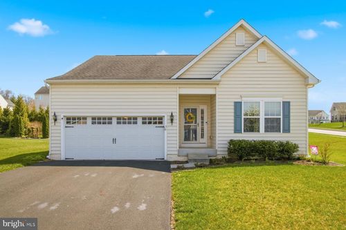 36 Kaitlyn Dr, HANOVER, PA, 17331-7868 | Card Image