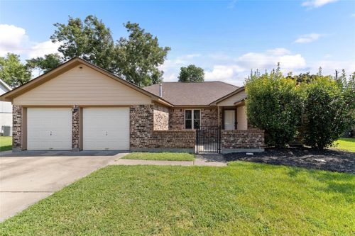 104 Dogwood St, Lake Jackson, TX, 77566-4508 | Card Image