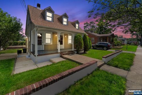 28 Willow St, Elmwood Park, NJ, 07407-1839 | Card Image