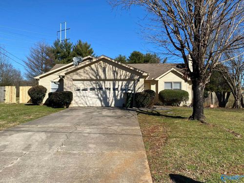 115 Lewis Ln, Madison, AL, 35758-1857 | Card Image