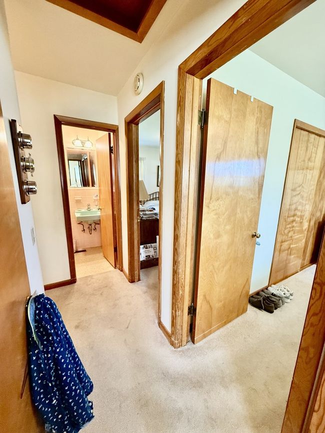 186 Summit Dr, Home with 3 bedrooms, 2 bathrooms and null parking in Peterstown WV | Image 47