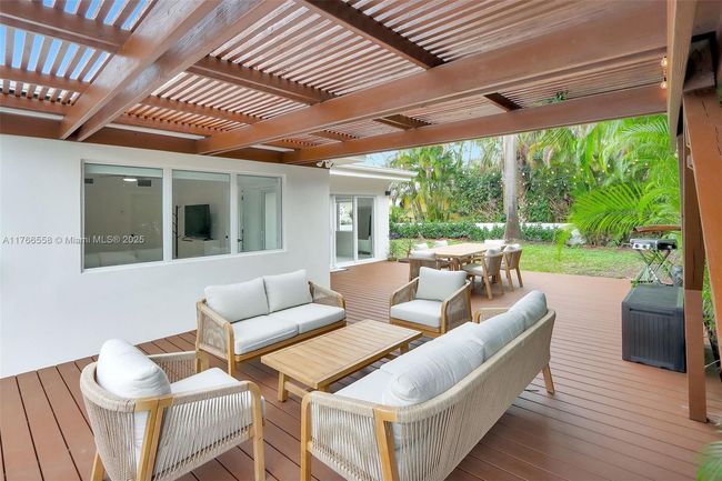 646 Ne 114 Th St, House other with 3 bedrooms, 2 bathrooms and null parking in Biscayne Park FL | Image 36