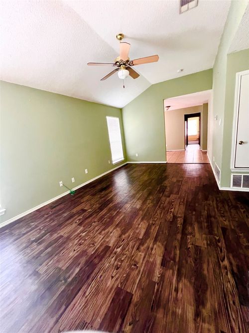 9412 Jill Ln, Dallas, TX, 75227-4784 | Card Image