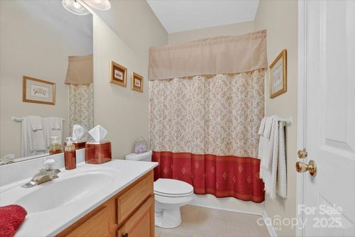 4412 Glenlea Commons Dr, Charlotte, NC, 28216-9522 | Card Image