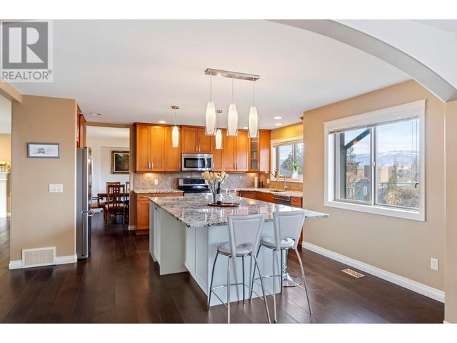 524 Curlew Dr, House other with 6 bedrooms, 4 bathrooms and 2 parking in Kelowna BC | Image 6