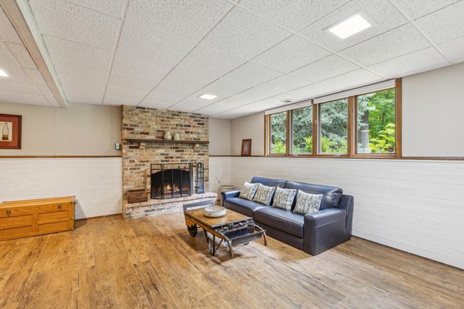 Lower Level Family room | Image 16