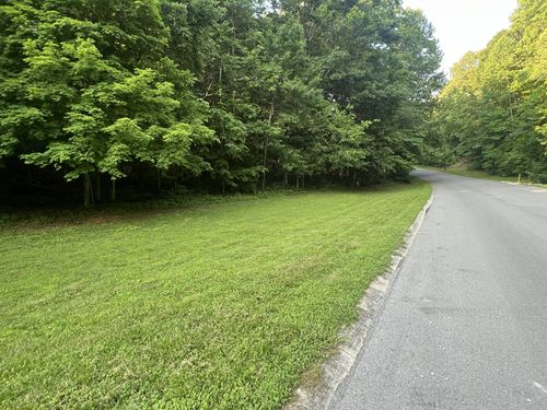 3501 Shadowbend Ln, Clarksville, TN, 37043-9036 | Card Image
