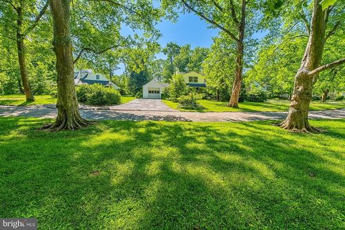 9 W Orchard Ln, AUDUBON, PA, 19403-2059 | Card Image