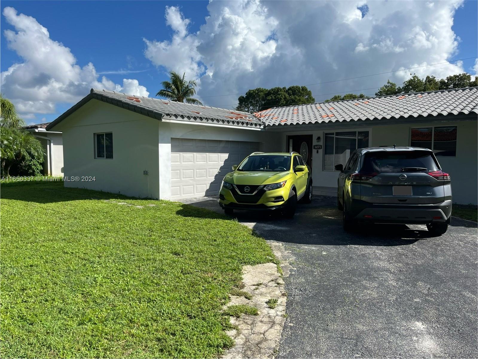 Lake Crescent Pl, Miami Lakes, FL 33014