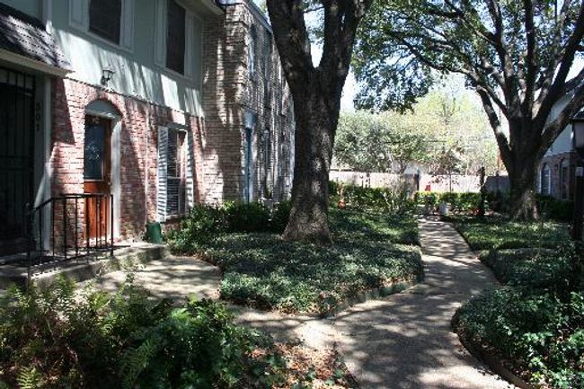 APT-304 - 2811 Woodbury St, Townhouse with 2 bedrooms, 2 bathrooms and null parking in San Antonio TX | Image 18
