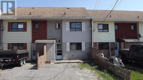 135 Hillside Dr S, Elliot Lake, ON, P5A1N2 | Card Image