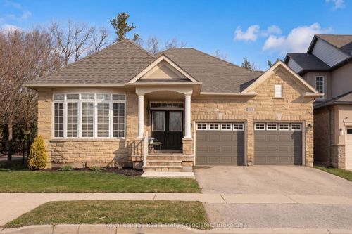 2263 Wuthering Heights Way, Oakville, ON, L6M0A6 | Card Image