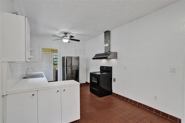 817 Lorca St, House other with 3 bedrooms, 1 bathrooms and null parking in Coral Gables FL | Image 17