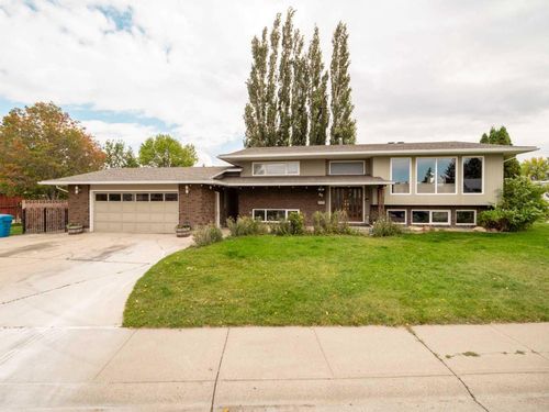 46 Laval Crt W, Lethbridge, AB, T1K4G3 | Card Image