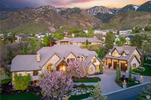 18 Snow Forest Ln, Sandy, UT, 84092-5522 | Card Image