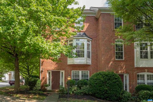 934 Bing Ln, CHARLOTTESVILLE, VA, 22903-4048 | Card Image