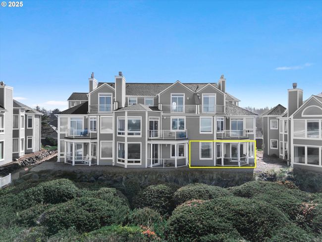 5852 Sw Cupola Dr, Condo with 2 bedrooms, 2 bathrooms and 1 parking in South Beach OR | Image 24