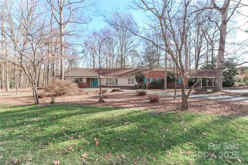 251 Gleneagles Rd E, Statesville, NC, 28625-4694 | Card Image