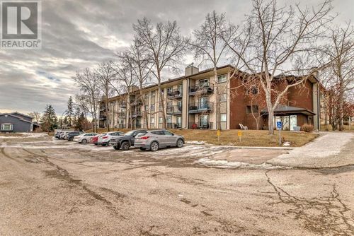 385 Patterson Hill Sw, Calgary, AB, T3H2P3 | Card Image