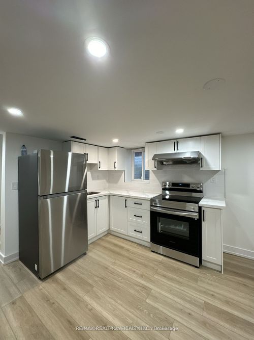 293 E 17th St, Hamilton, ON, L9A4M6 | Card Image