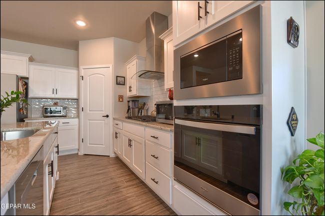 KITCHEN | Image 10
