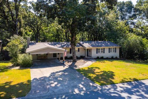 223 Beckwood Dr, Little Rock, AR, 72205-2615 | Card Image