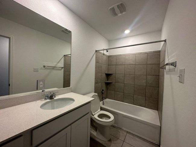 228 Jeffers, House other with 5 bedrooms, 4 bathrooms and 2 parking in Kyle TX | Image 32