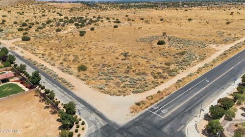 m8-0 Cor 40 Stw, Quartz Hill, CA, 93536 | Card Image