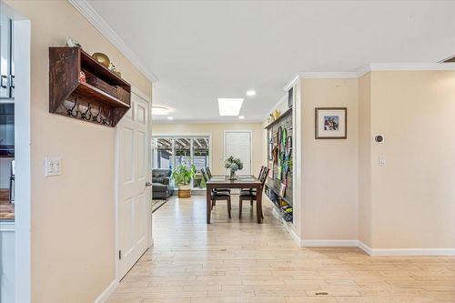33 Steven St, Plainview, NY, 11803-3030 | Card Image