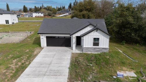 901 Old Stockton Rd, Oakdale, CA, 95361-2670 | Card Image