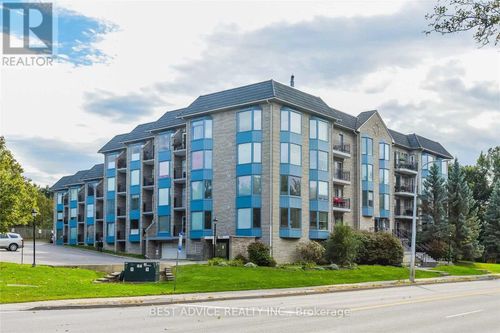 104-85 Wellington Street W, Aurora (Aurora Village), ON, L4G2P2 | Card Image