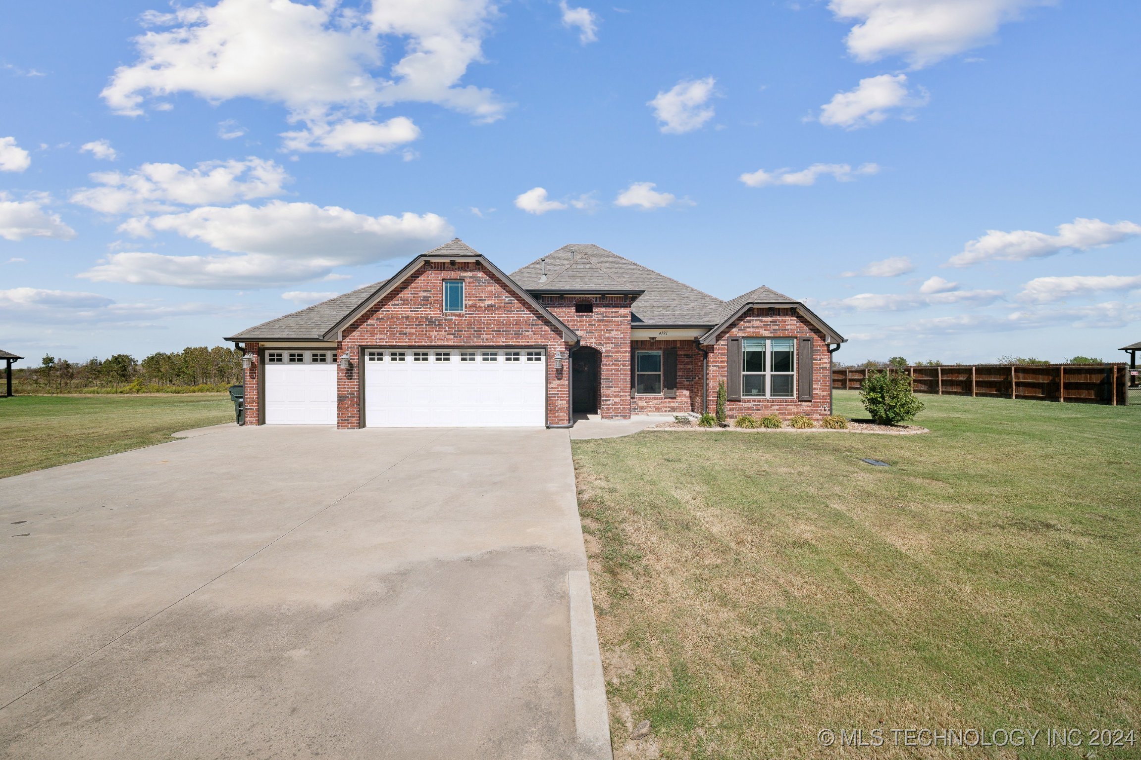 130th Pl, Skiatook, OK 74070
