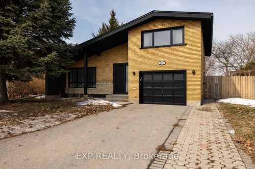 2196 Plesser St, Ottawa, ON, K1G2X3 | Card Image