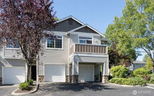 205-1855 Trossachs Blvd Se, Sammamish, WA, 98075-5917 | Card Image