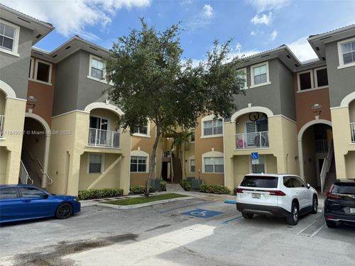 unit-106-10870 Nw 88th Ter, Doral, FL, 33178-2116 | Card Image