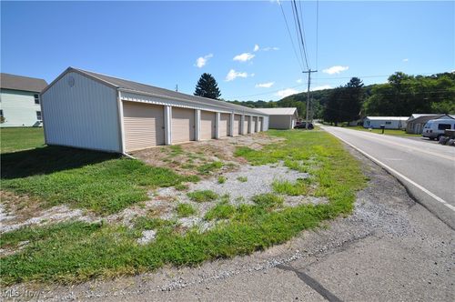 686 Buckeye St, Coshocton, OH, 43812-8907 | Card Image