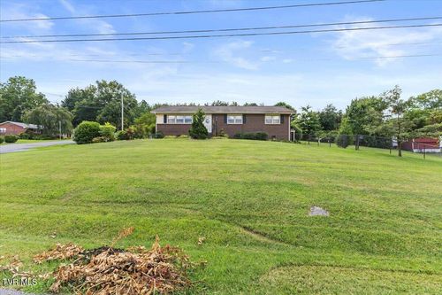 1502 Woodmont Dr, Johnson City, TN, 37601-2648 | Card Image