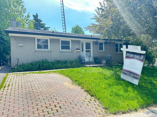703 Clarence Dr, Whitby, ON, L1N1E3 | Card Image