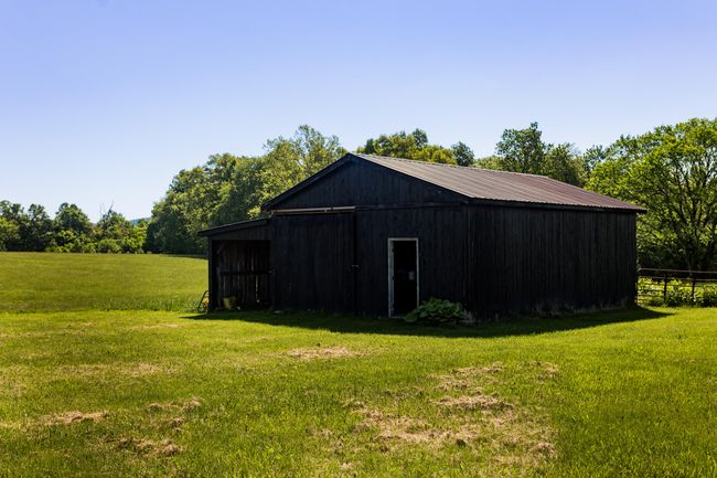 Small Barn with Shed | Image 46