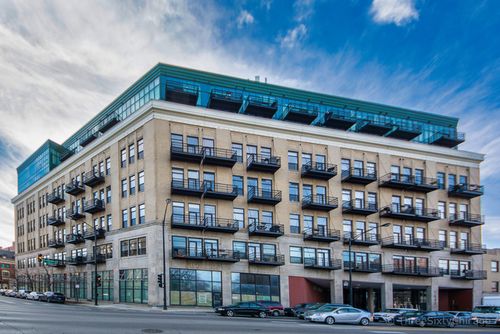 303-1645 Ogden Ave, Chicago, IL, 60612-4296 | Card Image