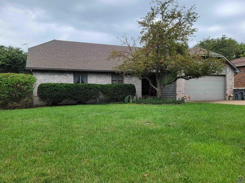 2225 Redwood Ave, Emporia, KS, 66801-5914 | Card Image