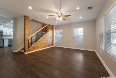 1040 W Craig Pl, House other with 4 bedrooms, 4 bathrooms and null parking in San Antonio TX | Image 3