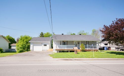 3230 Yorks Corners Rd, Kenmore, ON, K0A2G0 | Card Image