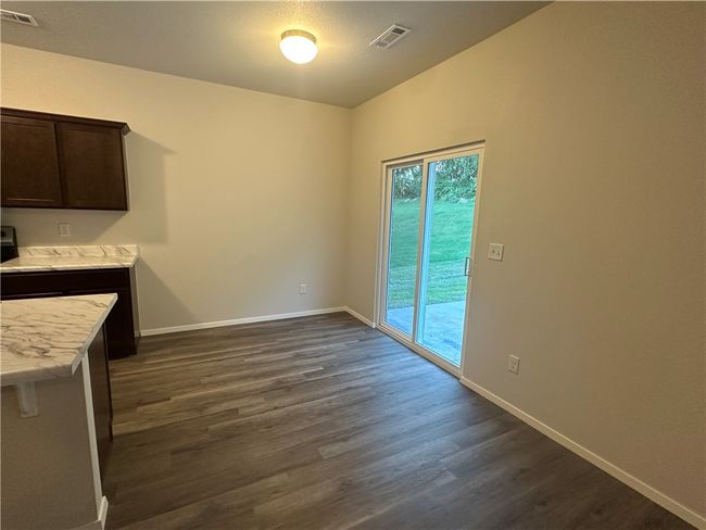 Move in Ready! Actual photo! | Image 5